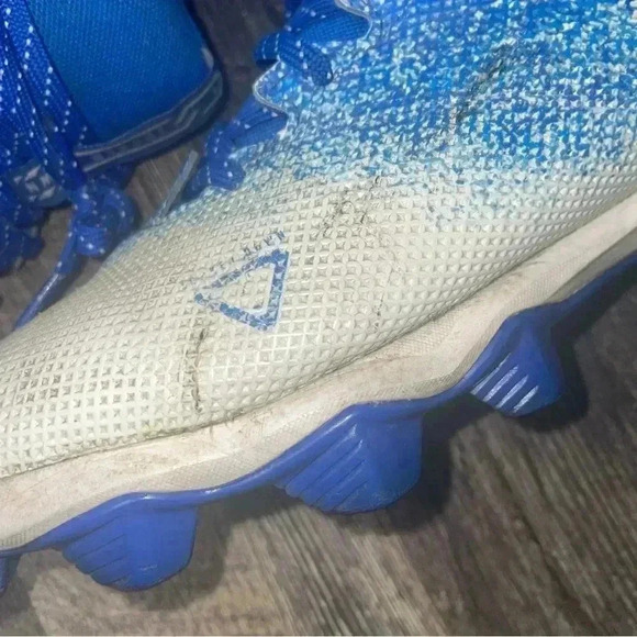 Under Armor Spot Light Franchise 2.0 Locked Down White Blue Football Cleats 9.5 - Picture 5 of 13